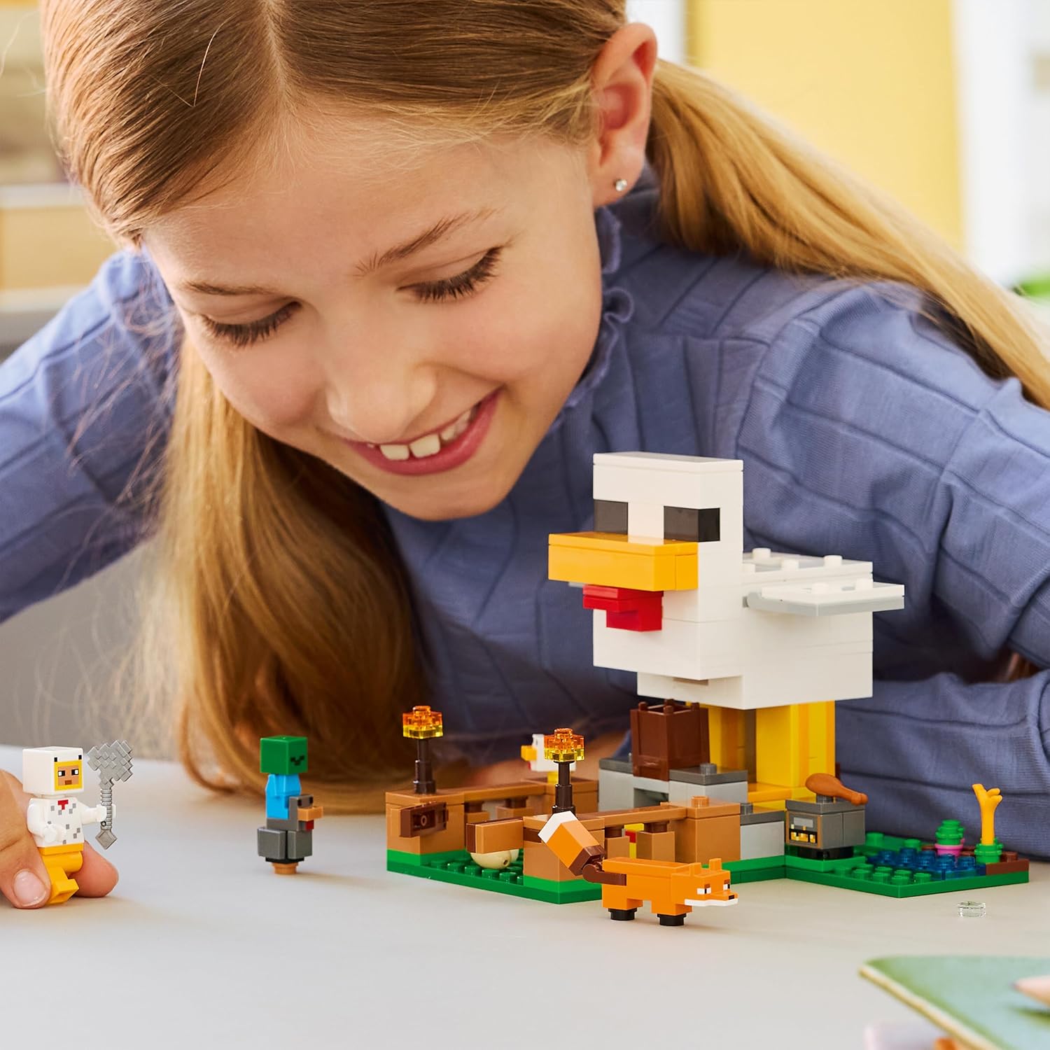 LEGO Minecraft Chicken Farm 21585 - Image 2